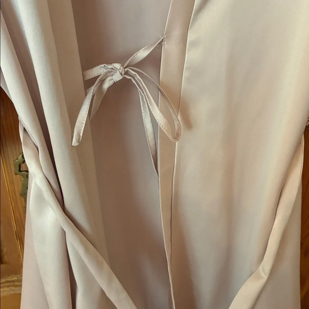 Le Rose Robe - Picture 7 of 8